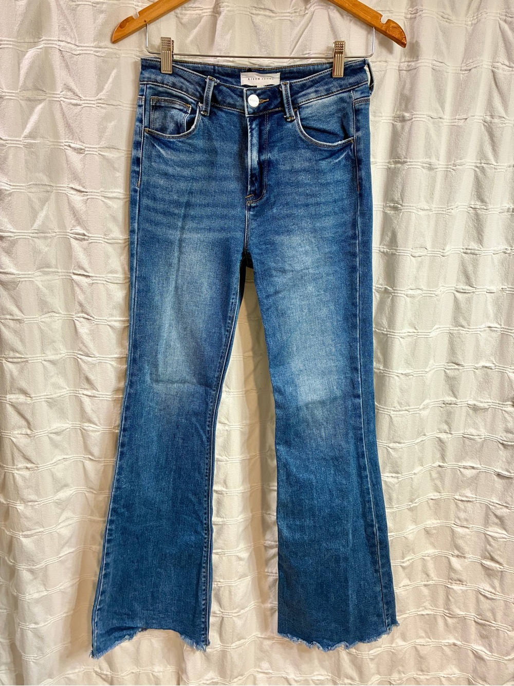 Risen High Rise Denim Blue Jeans Raw Hem Flare Size 5 27x32 Medium Wash